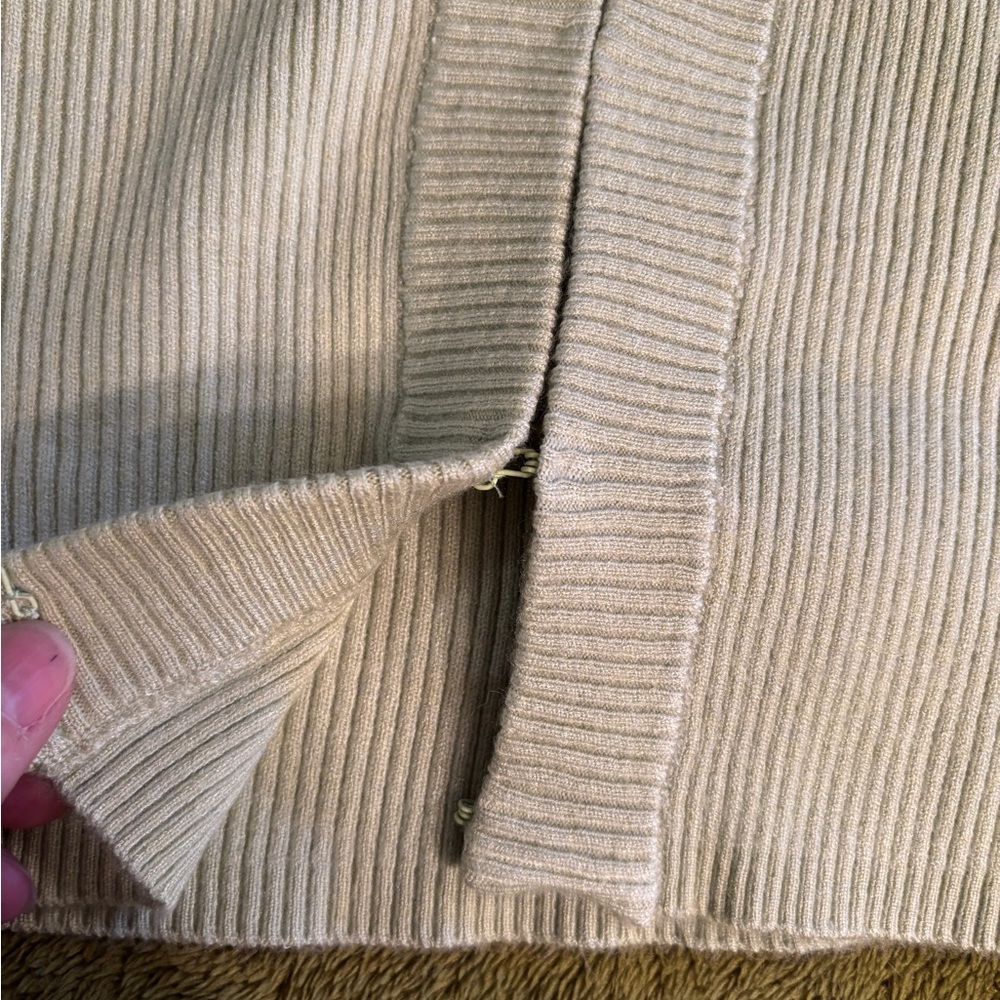 Ardene Ribbed Knit Shrug in light Sage Green - Picture 4 of 12